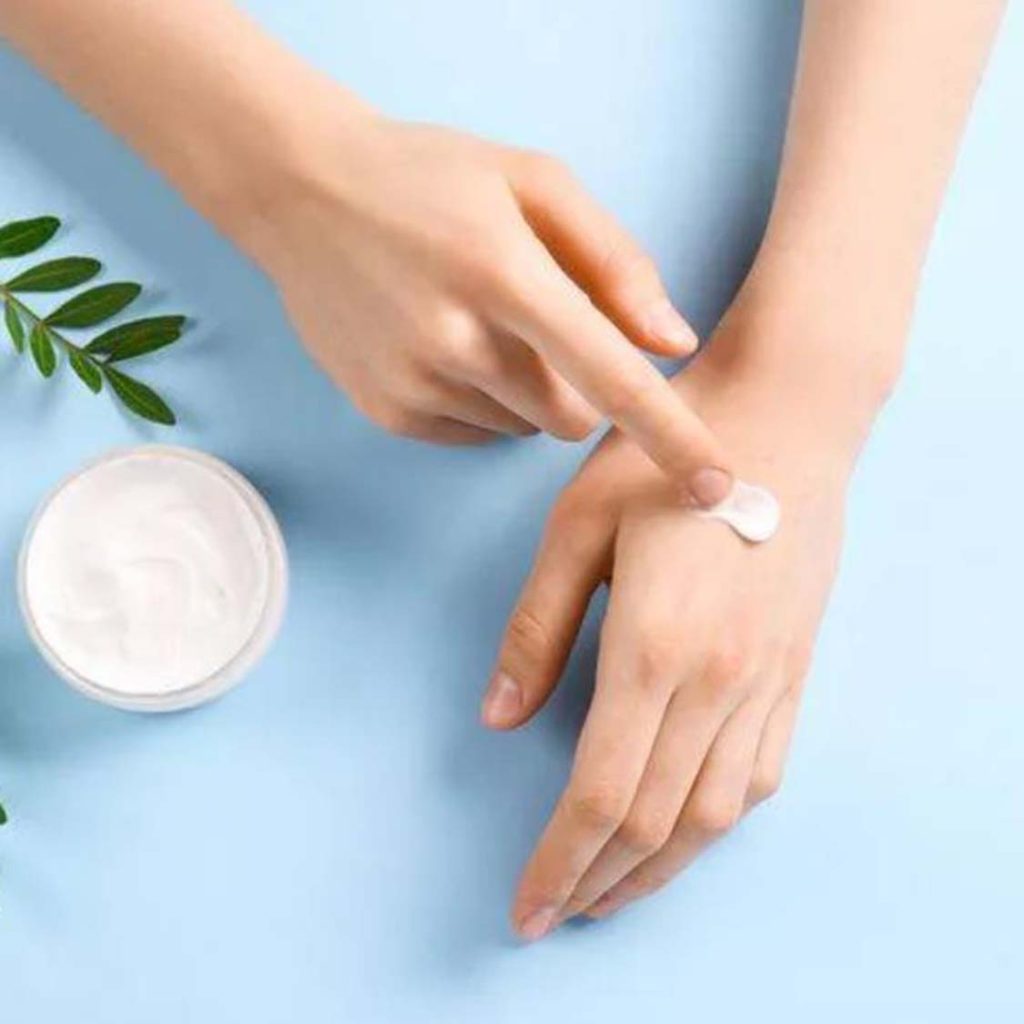 Crème nourrissante pour les mains : Prenez soin de vos mains en douceur et avec efficacité