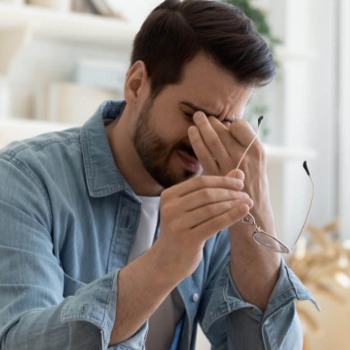 Vos yeux sont-ils secs et irrités ? N&rsquo;attendez pas qu&rsquo;ils se mettent en grève pour y prêter attention : Règles quotidiennes pour une santé visuelle complète