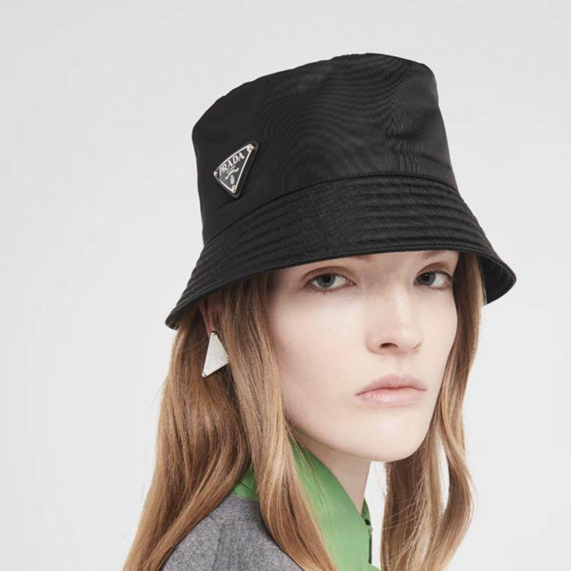 Qu&rsquo;est-ce qui manque à votre tenue ? Peut-être un chapeau.